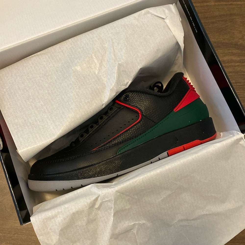 AIR JORDAN 2 RETRO LOW size 8